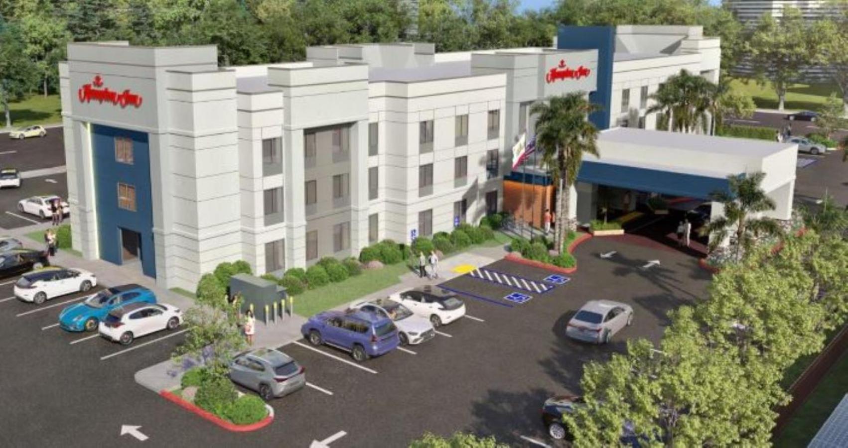 Hampton Inn & Suites Латроп Екстериор снимка